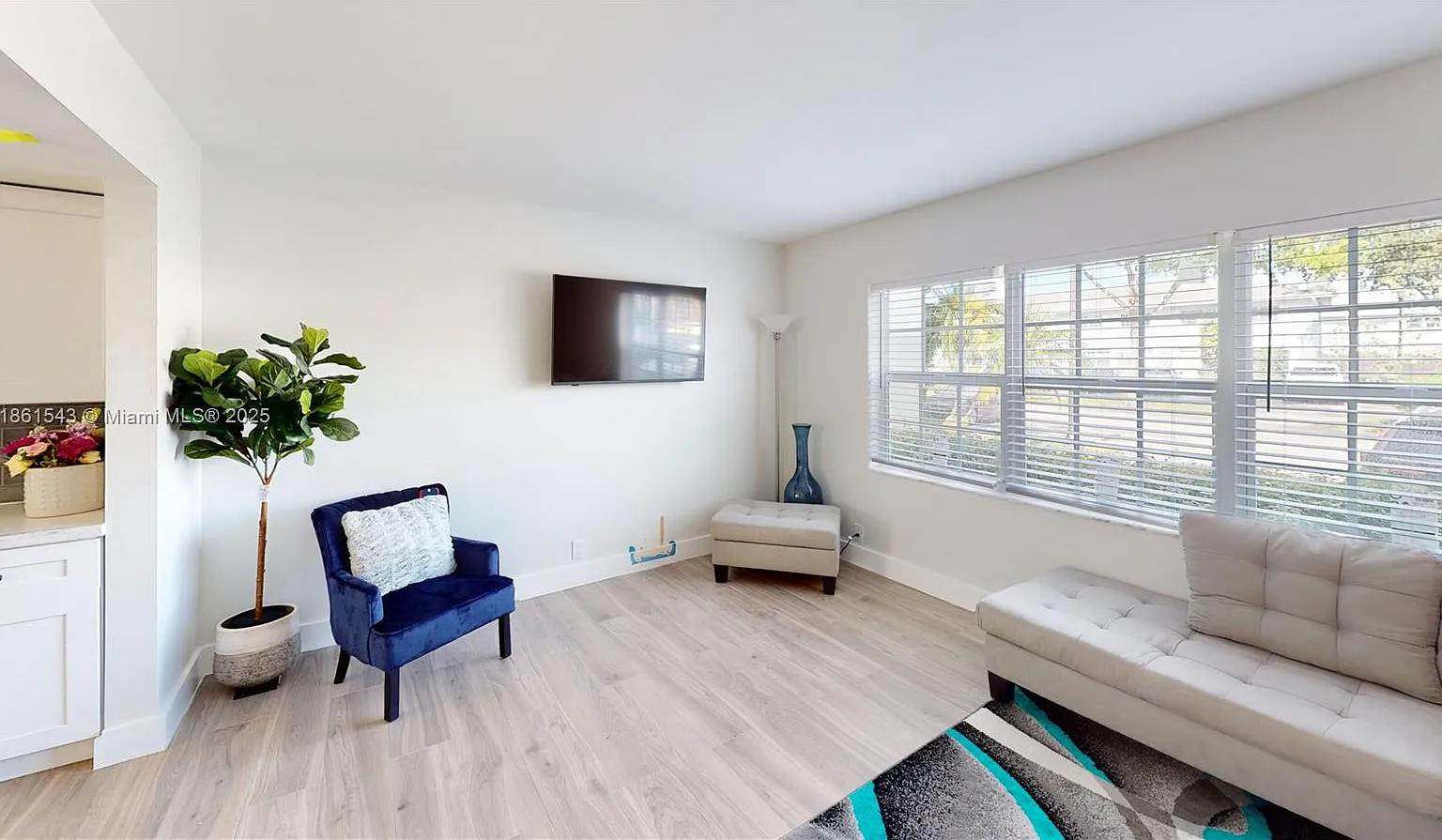 3 bed, 2.5 bath, 1630 sqft, $3,000 — Photo 1