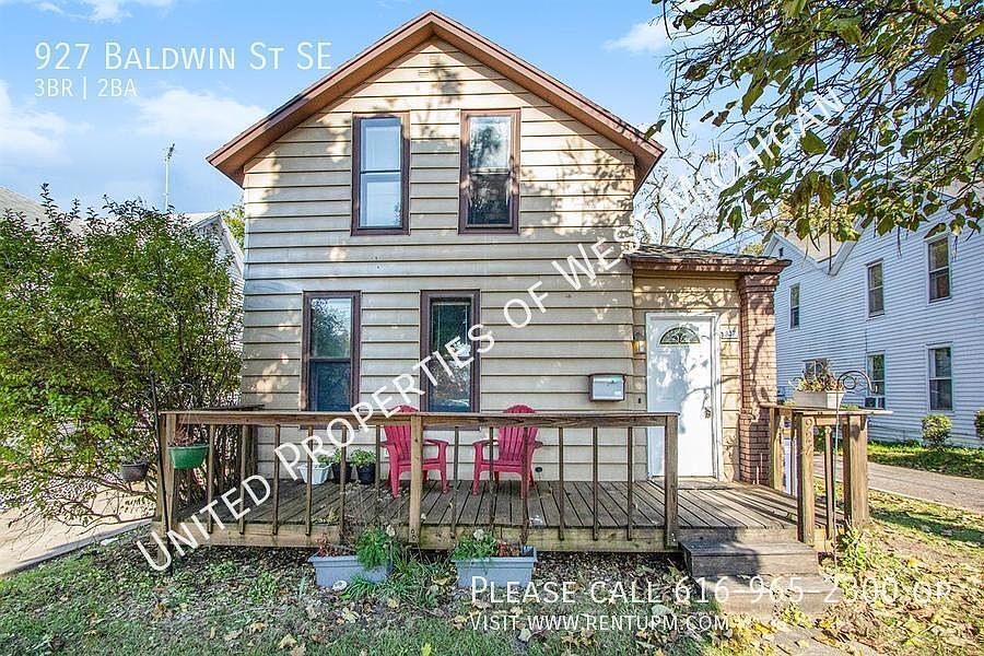 1st image of 927 Baldwin St SE