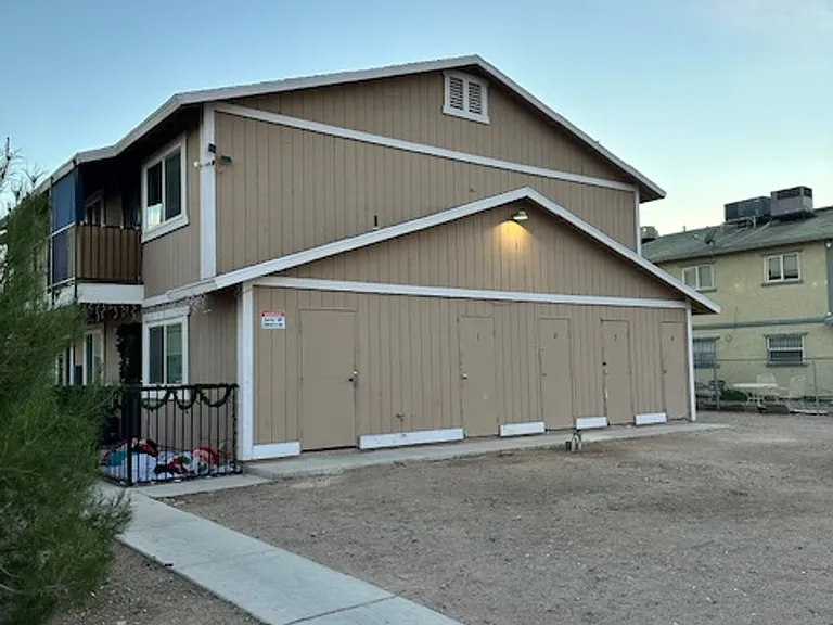 4920 Stanley Ave — Photo 11