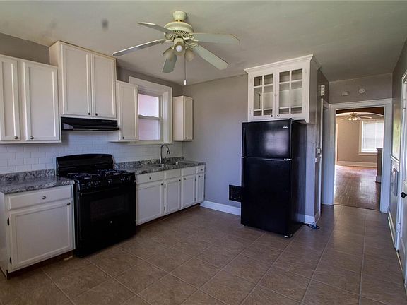 5th image of 3927 Tholozan Ave #1W