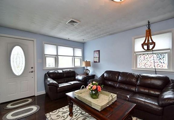 4th image of 32 Annavoy St