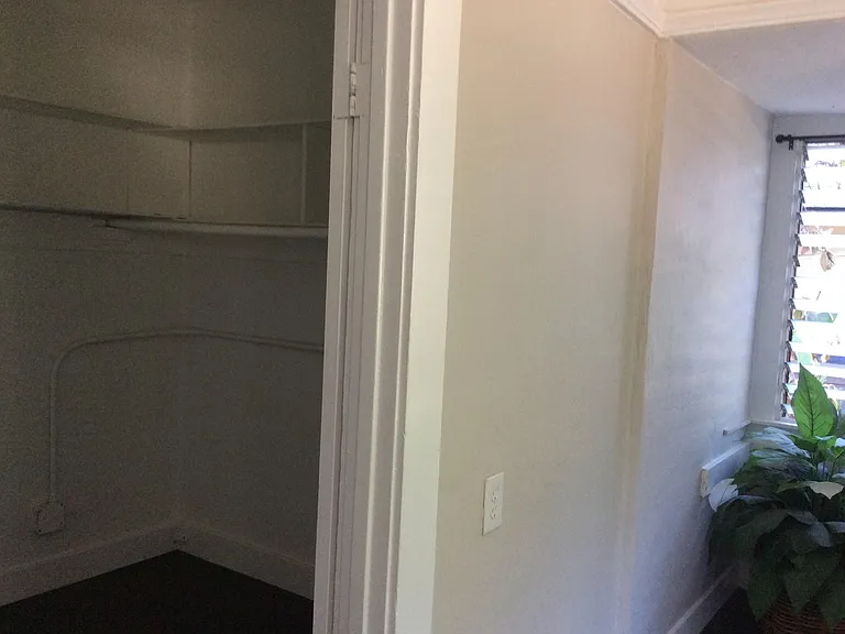 Second bedroom large closet.
