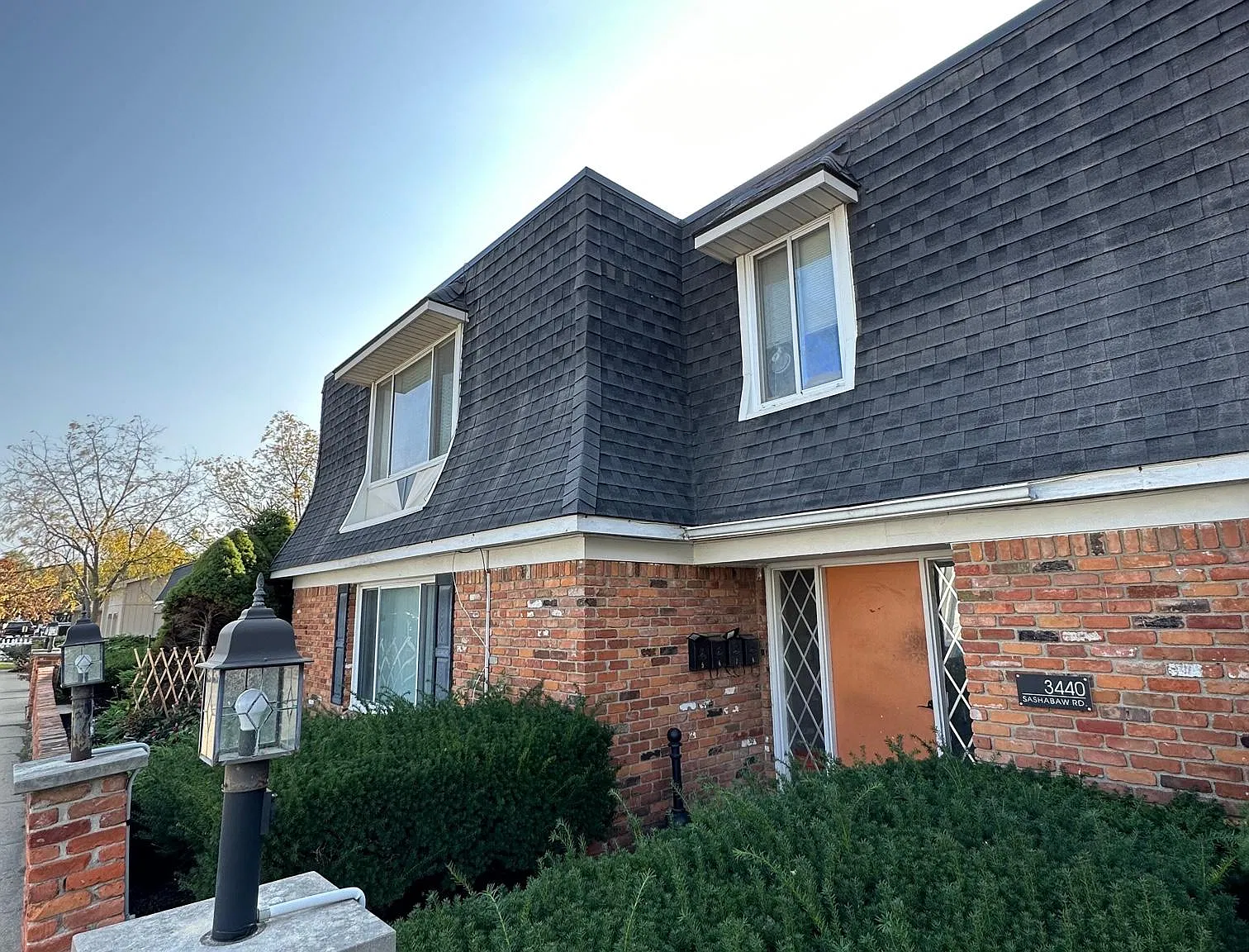 3440 Sashabaw Rd — Photo 1