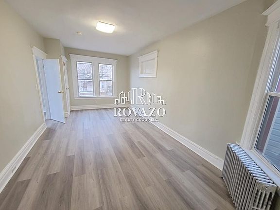 5th image of 249 Mount Vernon Ave APT 3B