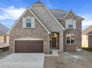 42435 Magnolia Dr, Sterling Heights, MI