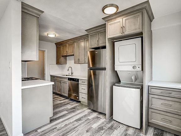 5th image of 417 Harrison Ave #3