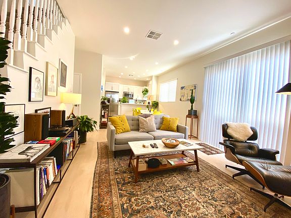 2nd image of 818 N Alfred St #3