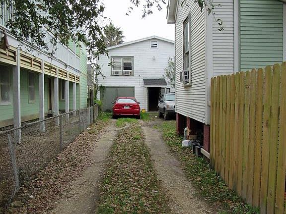 3rd image of 1209 38th St