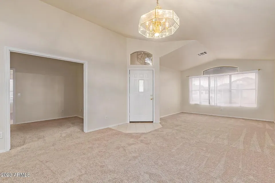 3 bed, 1968 sqft, $2,470 — Photo 4