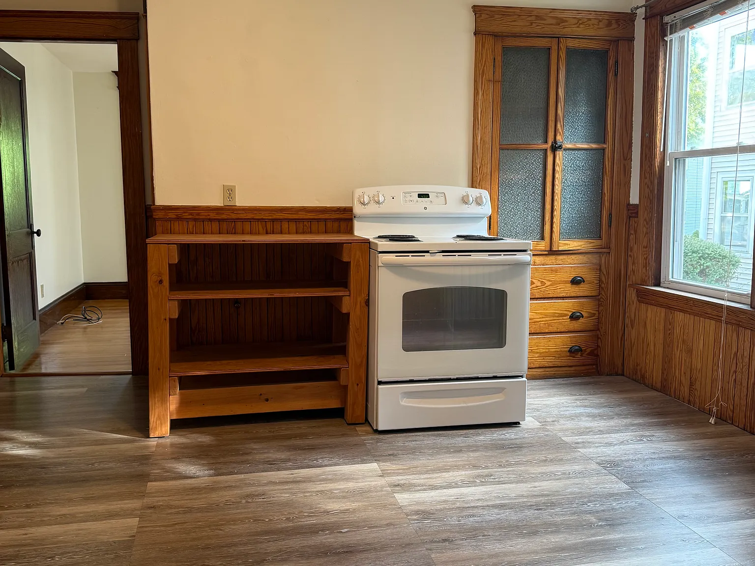 2 bed, 1100 sqft, $1,800 — Photo 2