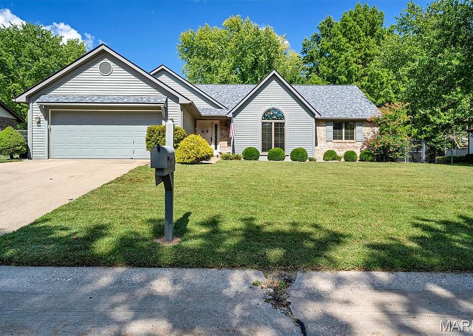 1st image of 216 Brian Dr