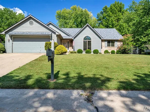 216 Brian Dr, Swansea, IL 62226