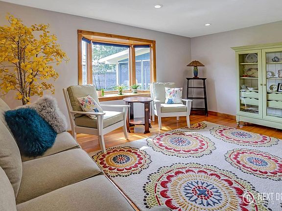 5th image of 1488 Gentian Dr SE