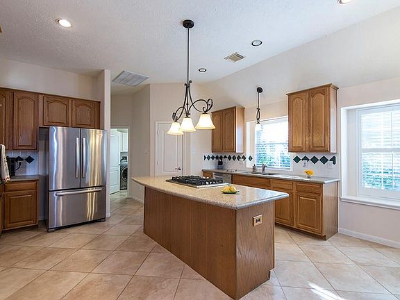 3rd image of 4406 Waterlily Ct