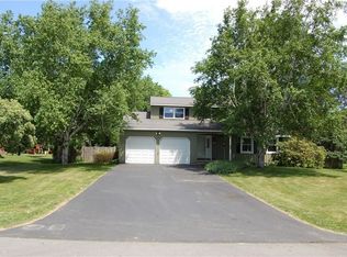 4528 Waltham Dr, Manlius, NY 13104