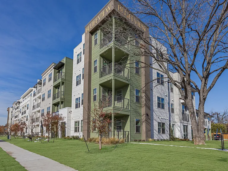 Bluffview Apartments — Photo 4