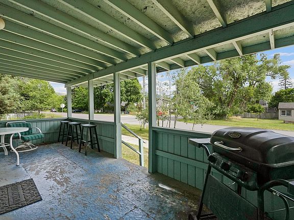4th image of 1700 Defoe St