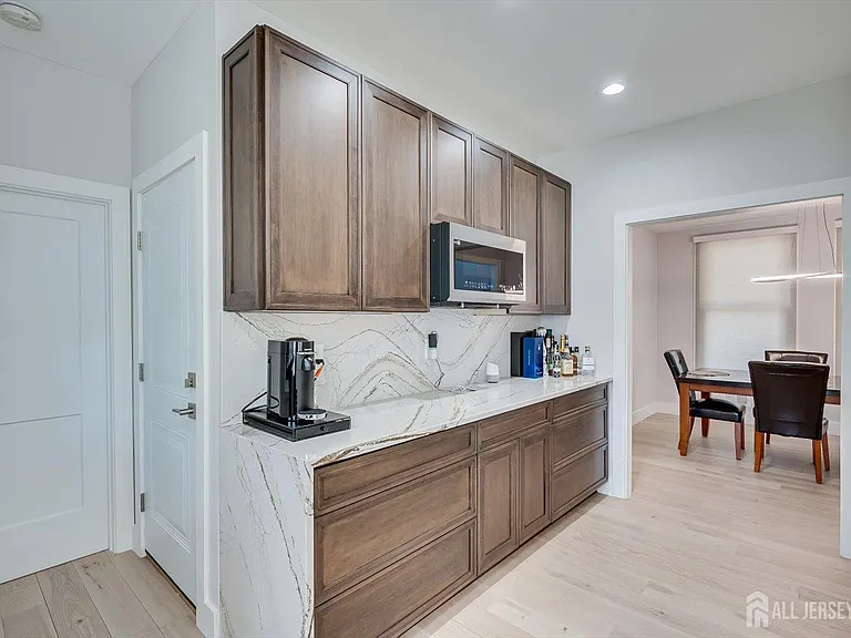 145 Center St — Photo 21