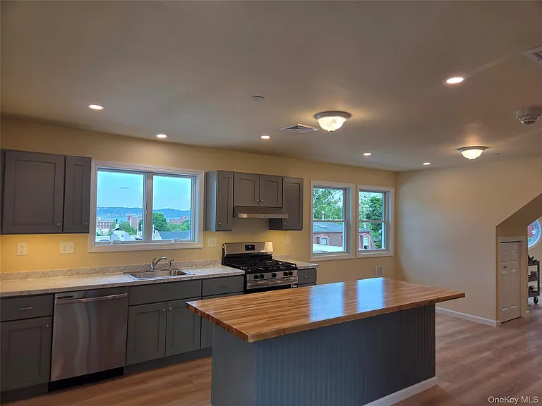 210 Main St #3 — Photo 11