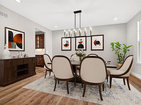 5th image of 9839 Warson Pointe Dr