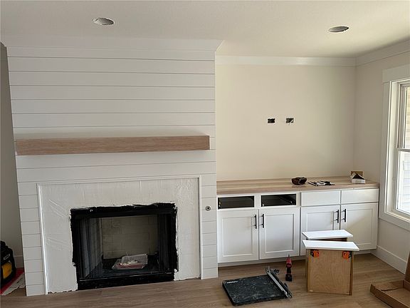 5th image of 27 Salisbury Dr