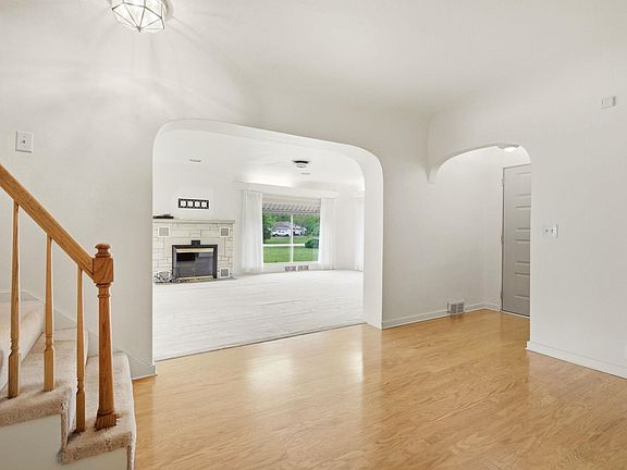 5th image of 4024 S Meridian St