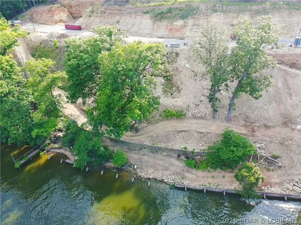 4 Redbud Rd, Lake Ozark, MO 65049