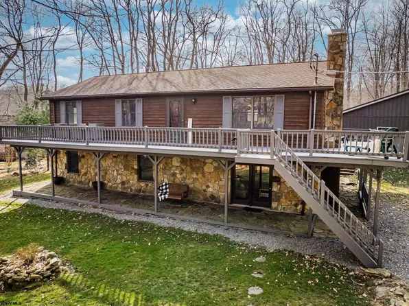 171 Pine Dr, Terra Alta, WV 26764