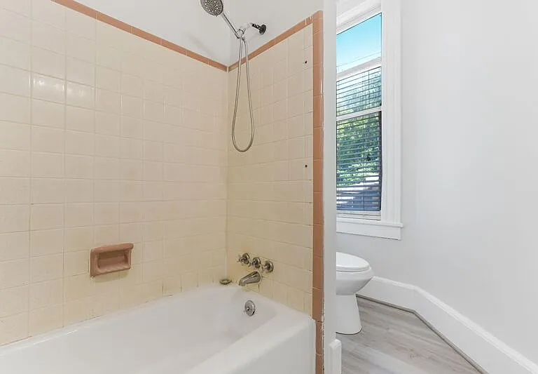 1122 Caroline St #1 — Photo 8