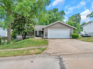 1302 Wissmann Dr, Ballwin, MO