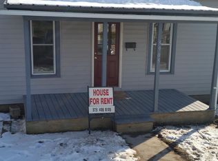 3905 New London Gravel Rd, Hannibal, MO 63401