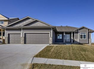 4316 Barksdale Dr, Bellevue, NE 68123