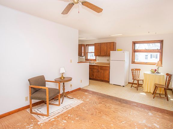 3rd image of 4224 Park St