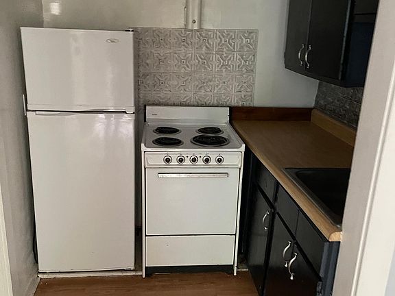2nd image of 206 W William St APT 1