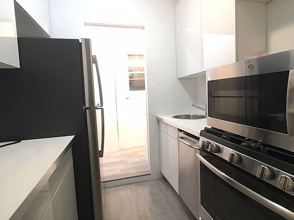 3rd image of 62 W 106th St #3B