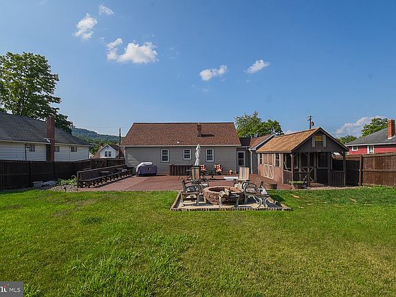 3rd image of 108 Highland Ave