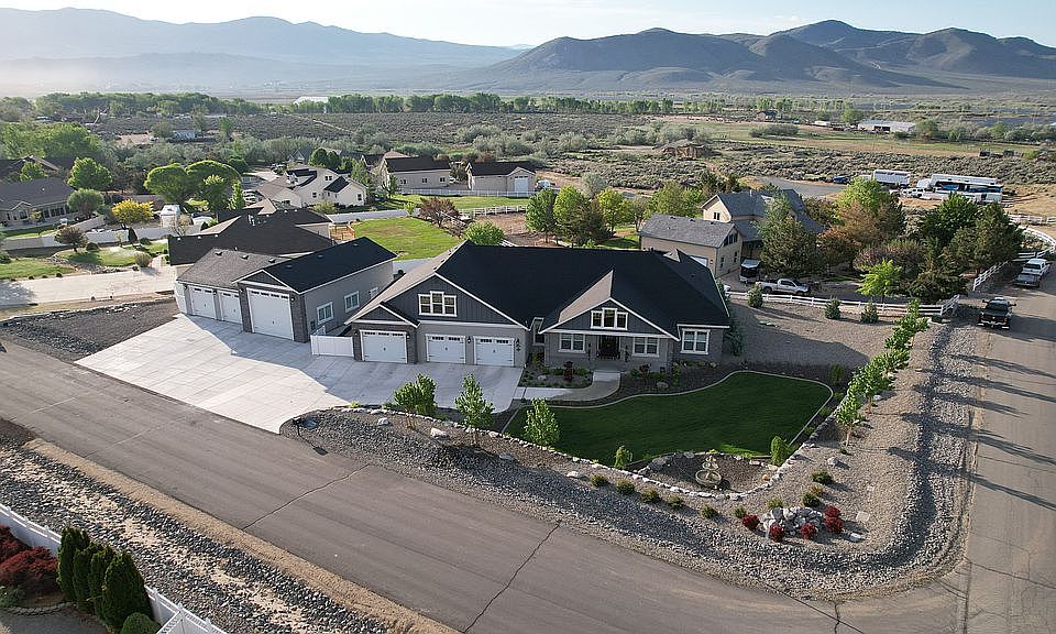 1st image of 805 Coffey Dr