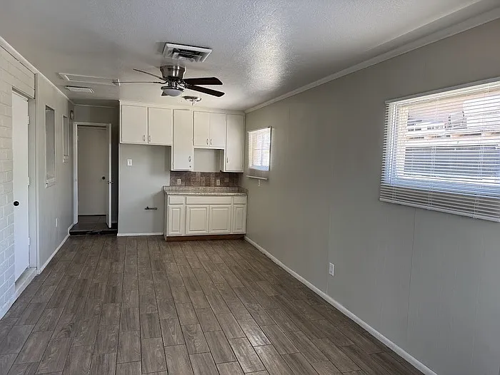3241 W Pierson St — Photo 17