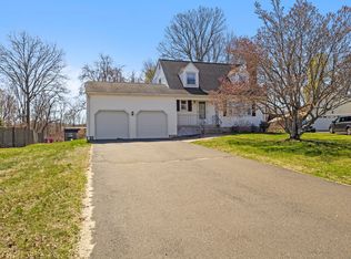 87 Summit St, Newington, CT 06111