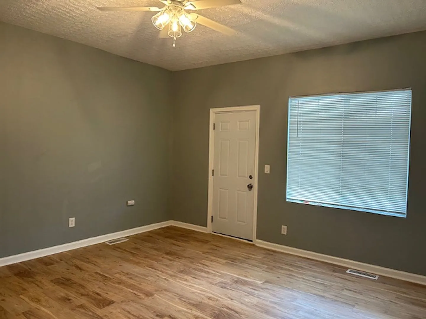 Renovated 3 Bedroom, 2 Full Bath Home Minutes from Downtown Dayton — Photo 4