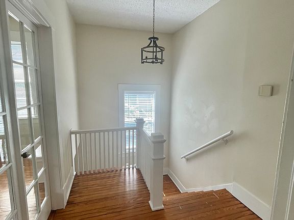3rd image of 515 E Duffy St #1/2