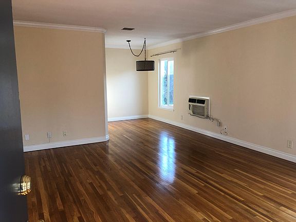 3rd image of 16528 W Sunset Blvd #1/2