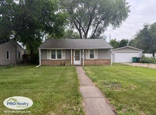 5611 Knox Ave N, Brooklyn Center, MN 55430
