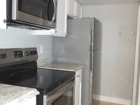 4th image of 807 W Tiffany Dr APT 3