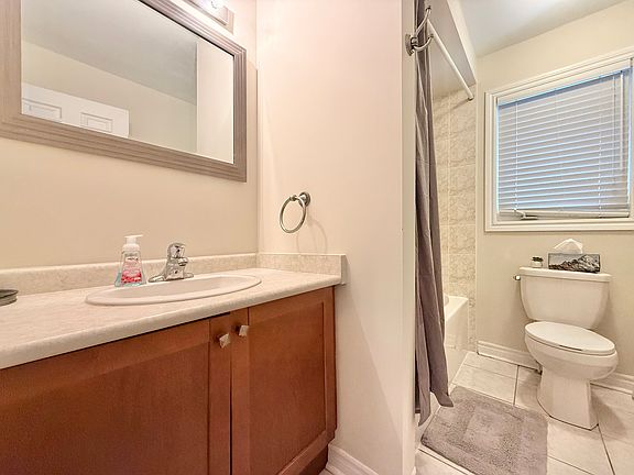2nd image of 109 Wardlaw Pl