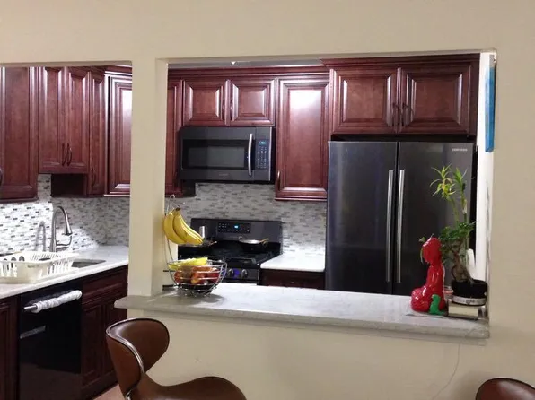 1206 Woodhaven Dr, Edison, NJ 08817