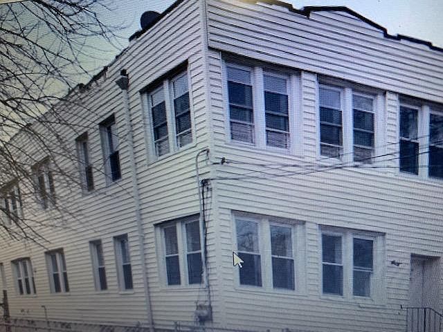 1st image of 868 E 225th St