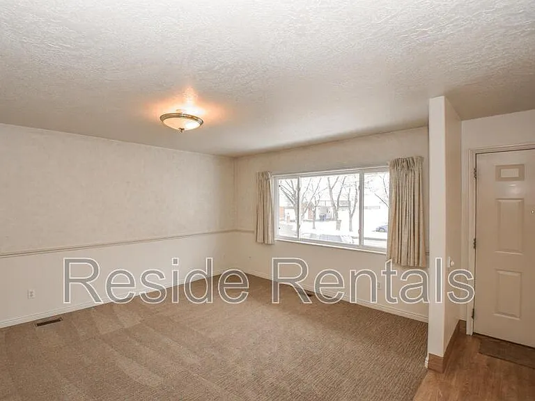 162 W 1100 N #4 — Photo 3