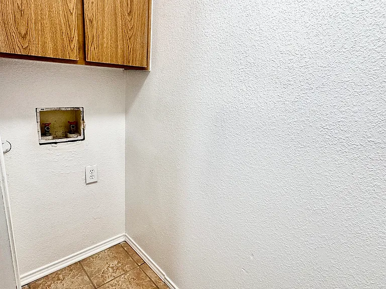 4621 Sausalito Dr — Photo 22