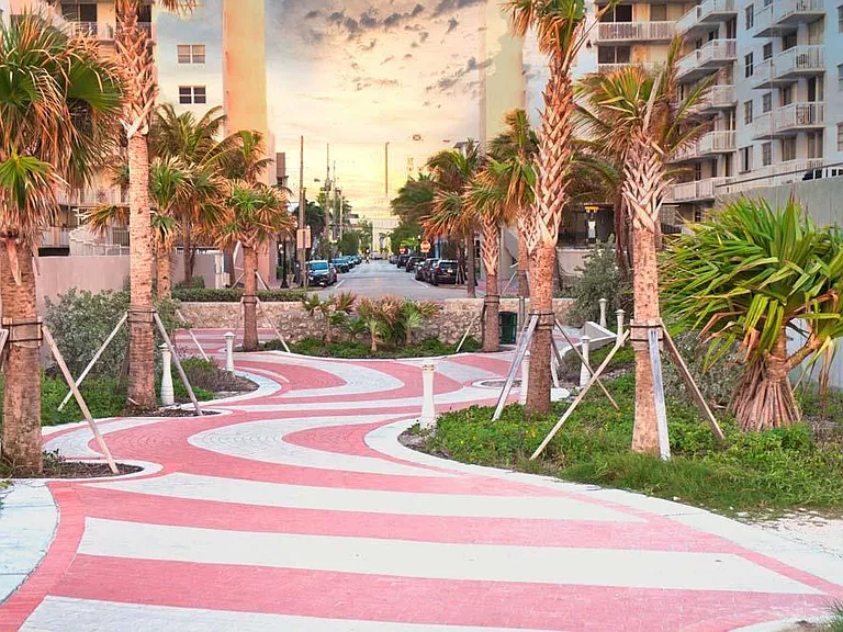 401 Collins Ave #20 — Photo 37